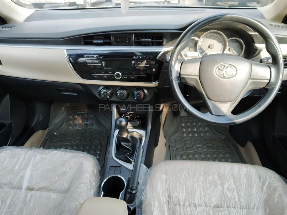 Toyota Corolla 2017 for Sale in Lahore Toyota Corolla 2017 for Sale in Lahore Image-6