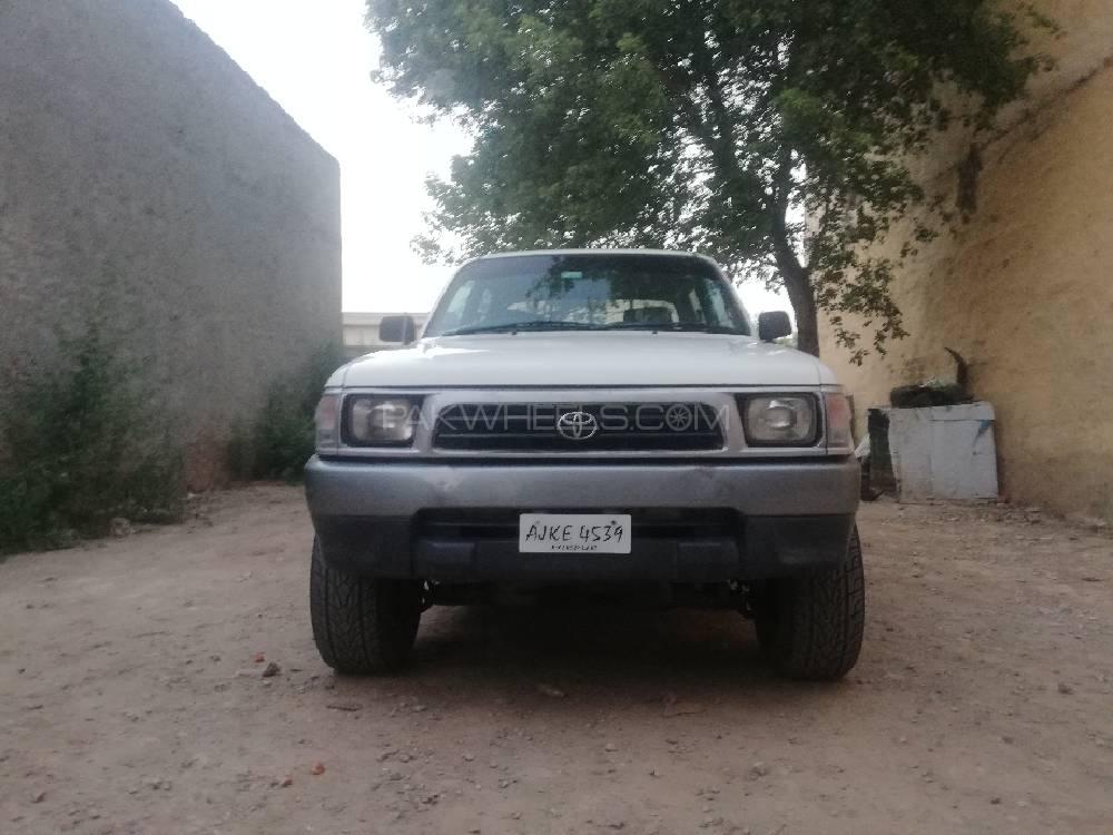 Toyota Hilux 2000 for Sale in Rawalpindi Image-1