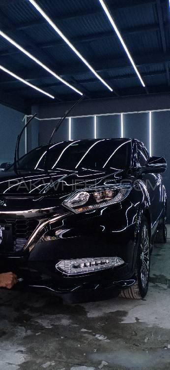 Honda Vezel 2016 for Sale in Peshawar Honda Vezel 2016 for Sale in Peshawar Image-9