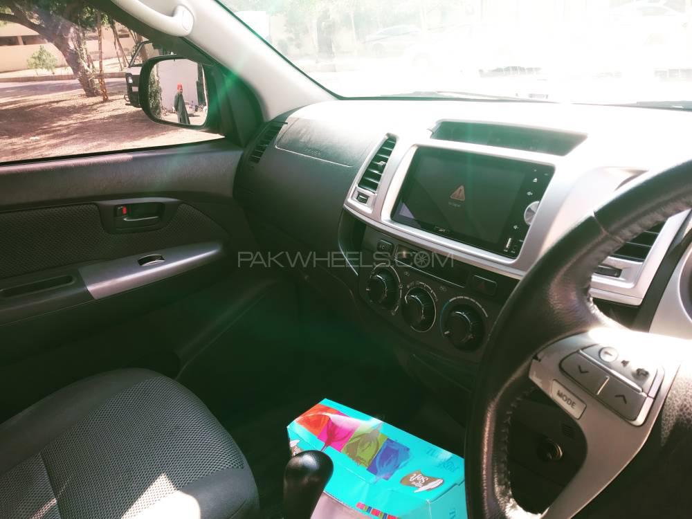 Toyota Hilux 2012 for Sale in Karachi Toyota Hilux 2012 for Sale in Karachi Image-16