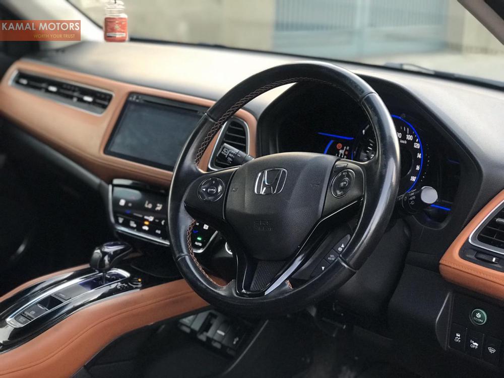 Honda Vezel 2015 for Sale in Karachi Honda Vezel 2015 for Sale in Karachi Image-6