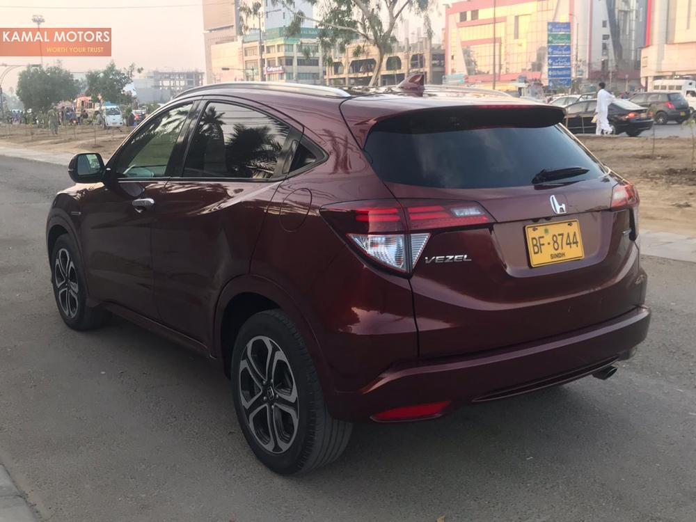 Honda Vezel 2015 for Sale in Karachi Honda Vezel 2015 for Sale in Karachi Image-9