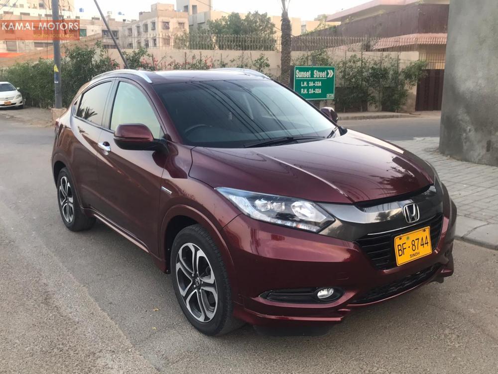 Honda Vezel 2015 for Sale in Karachi Honda Vezel 2015 for Sale in Karachi Image-3