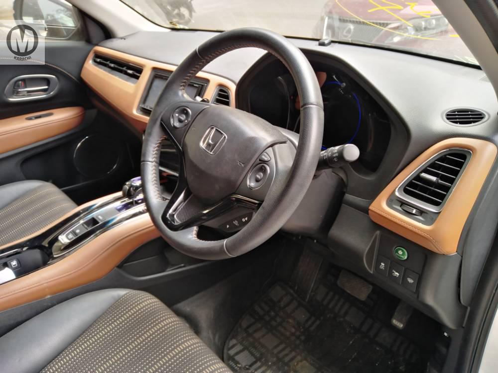 Honda Vezel 2014 for Sale in Karachi Honda Vezel 2014 for Sale in Karachi Image-4