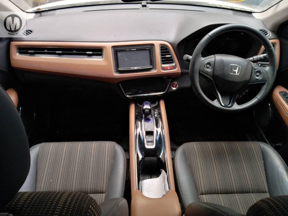 Honda Vezel 2014 for Sale in Karachi Honda Vezel 2014 for Sale in Karachi Image-13