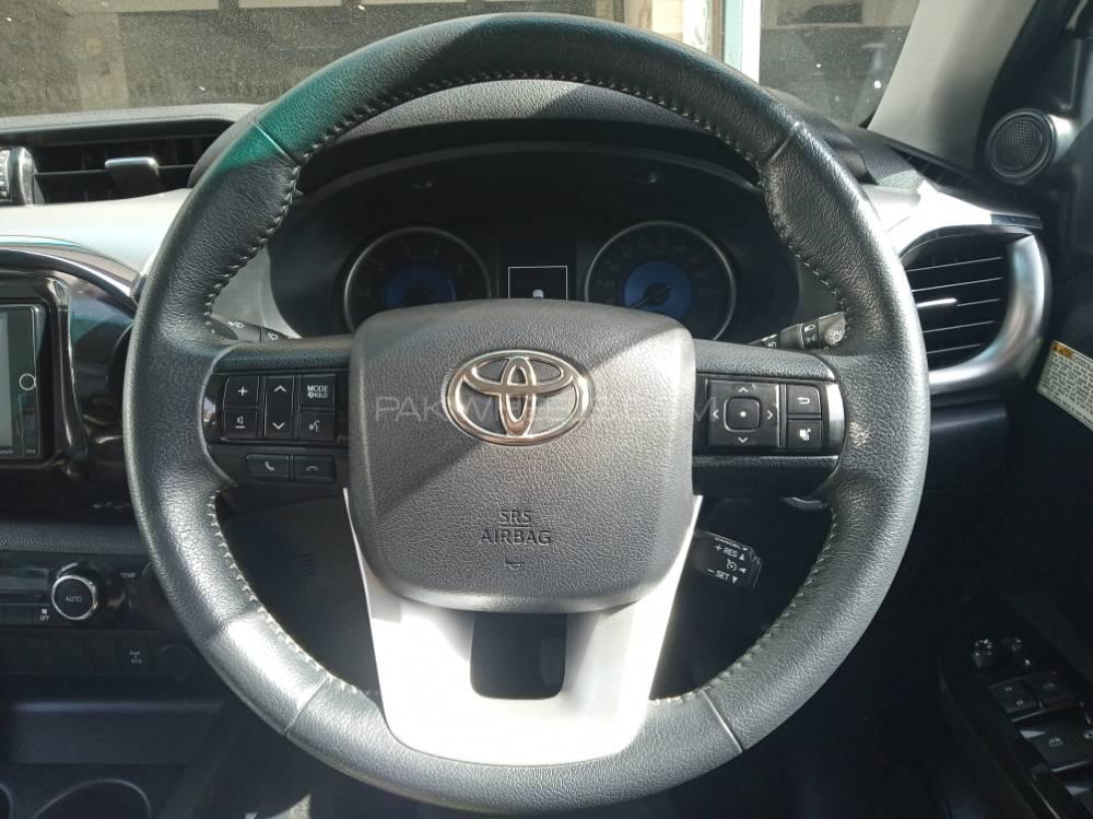 Toyota Hilux 2017 for Sale in Karachi Toyota Hilux 2017 for Sale in Karachi Image-5