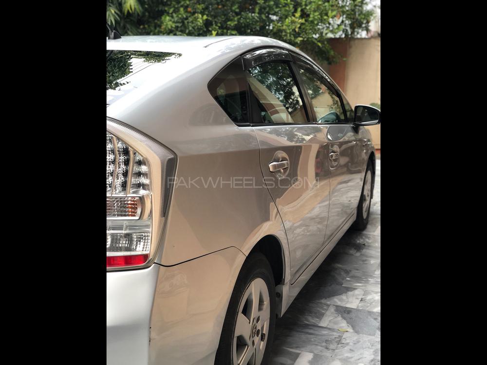 ٹویوٹا پریوس 2011 for Sale in لاہور ٹویوٹا پریوس 2011 for Sale in لاہور Image-7