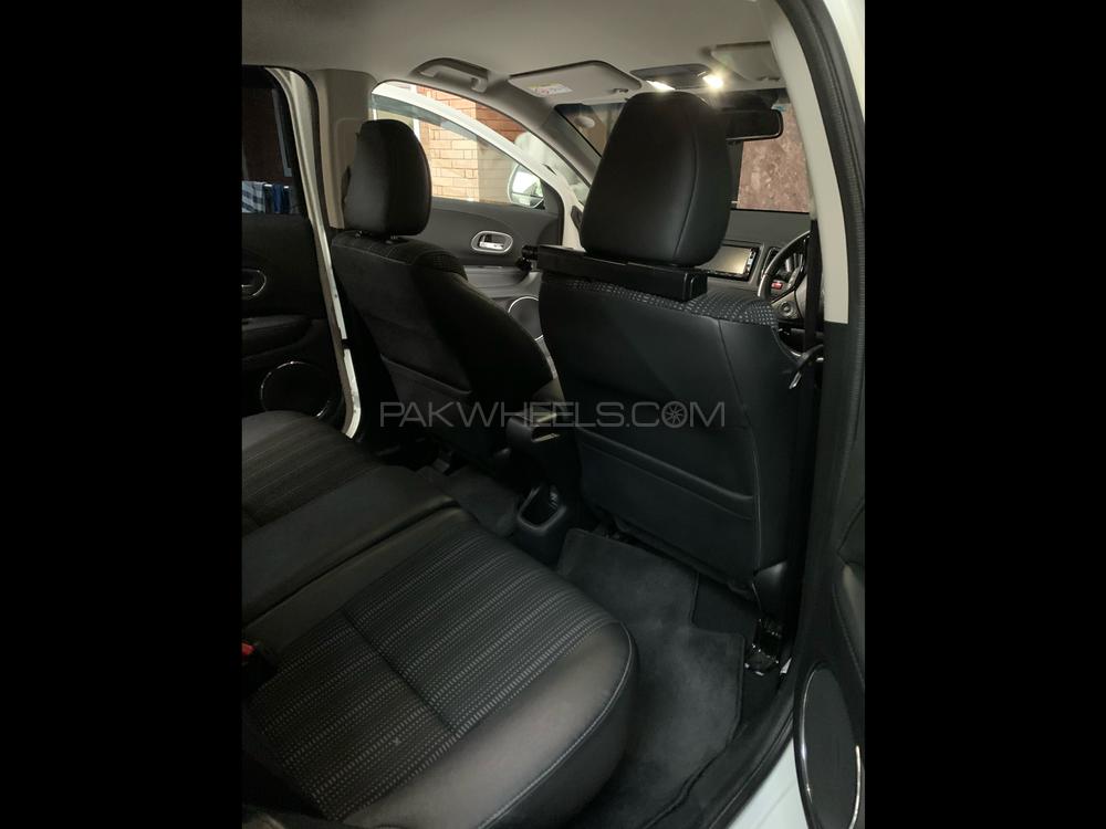 Honda Vezel 2015 for Sale in Peshawar Honda Vezel 2015 for Sale in Peshawar Image-8