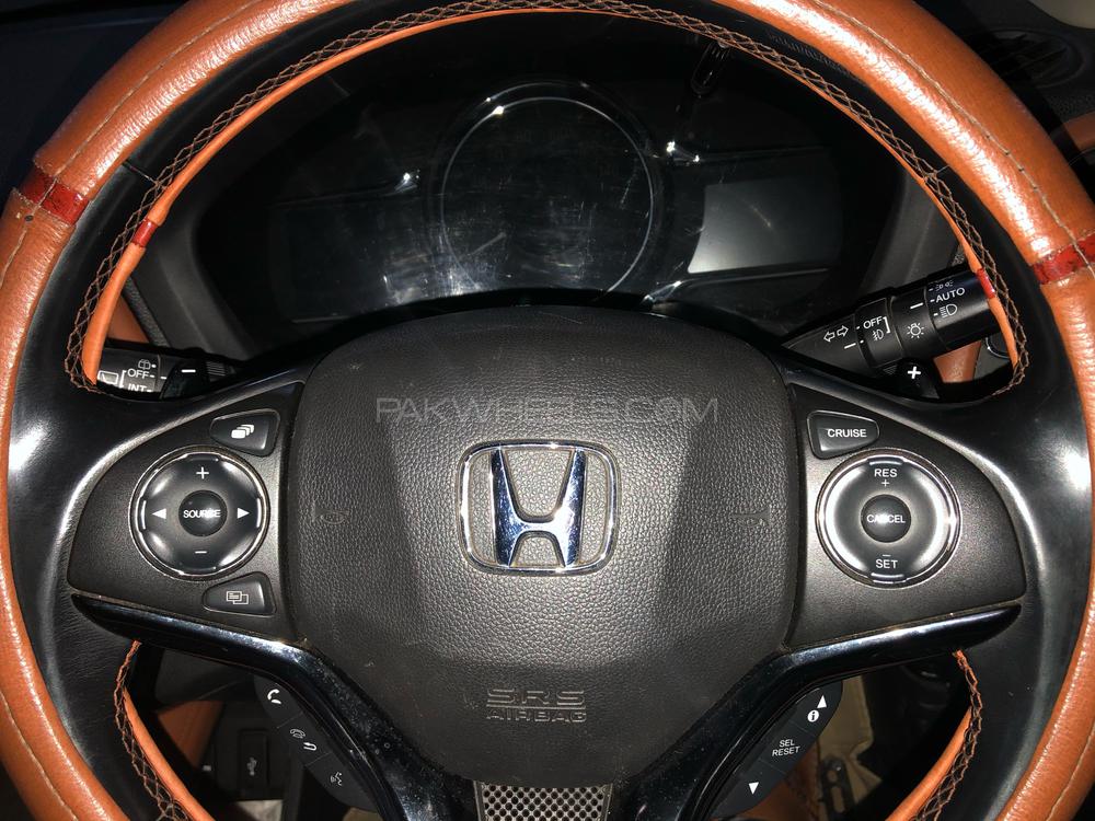 Honda Vezel 2015 for Sale in Lahore Honda Vezel 2015 for Sale in Lahore Image-14