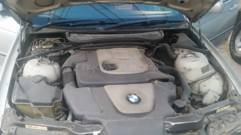 BMW 3 Series 2002 for Sale in Islamabad BMW 3 Series 2002 for Sale in Islamabad Image-2