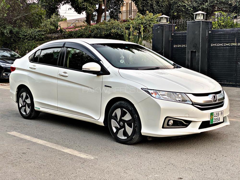 Honda Grace Hybrid 2015 for Sale in Lahore Honda Grace Hybrid 2015 for Sale in Lahore Image-2