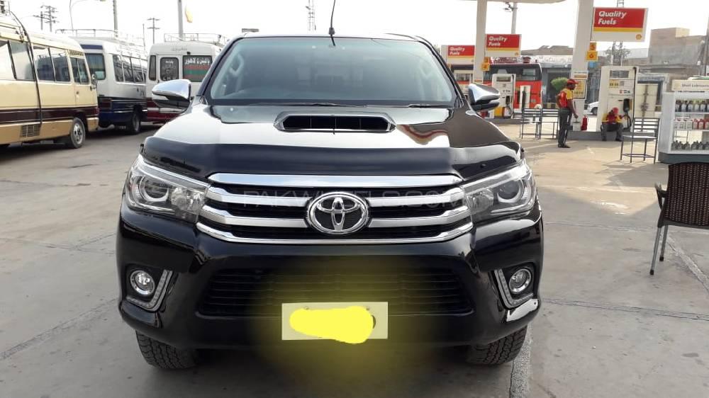 Toyota Hilux 2016 for Sale in Sahiwal Image-1
