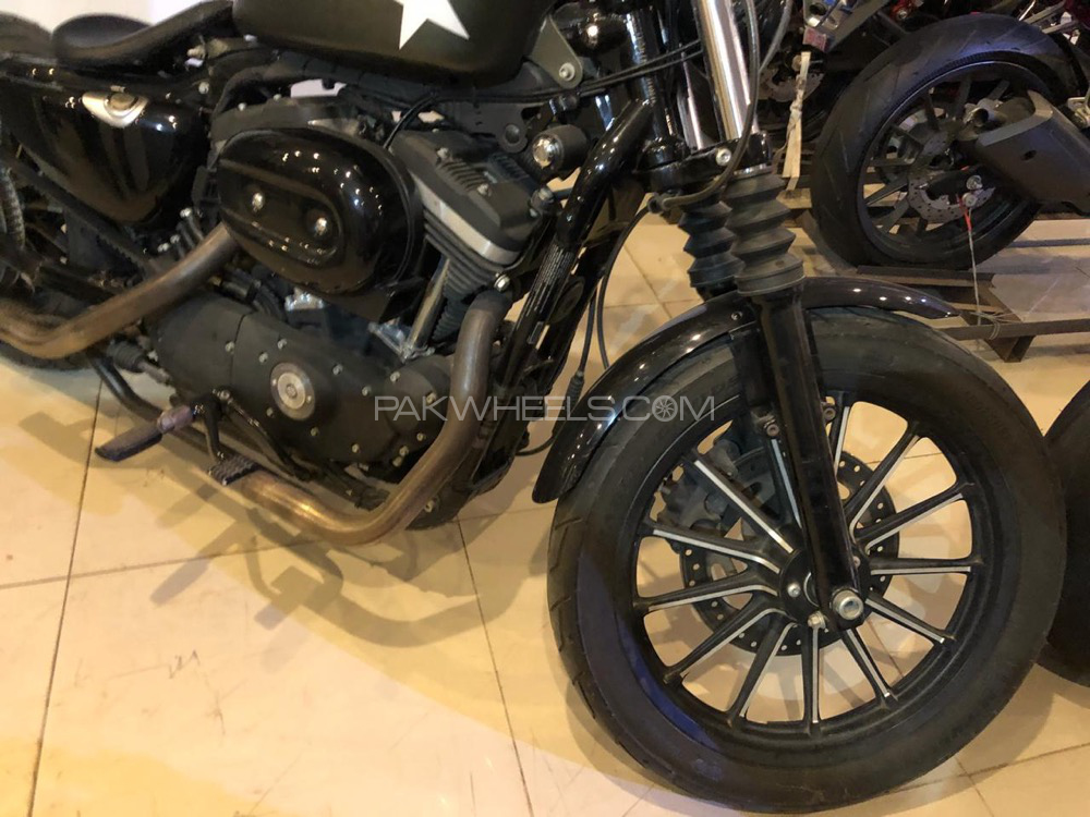 Harley Davidson 883 Custom - 2014  Image-1