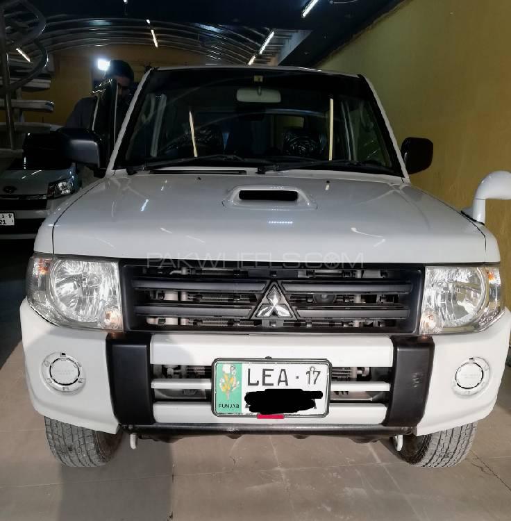 Mitsubishi pajero mini 2012