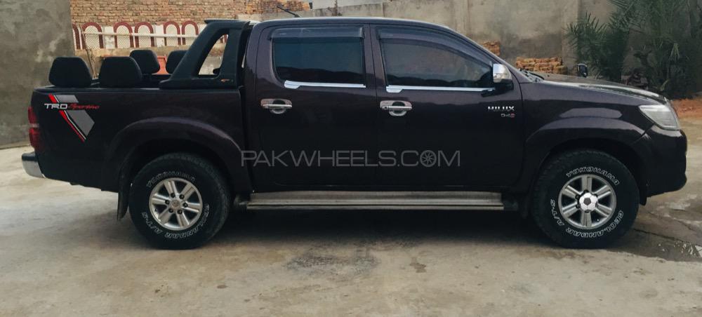 Toyota Hilux 2012 for Sale in Mian Wali Image-1