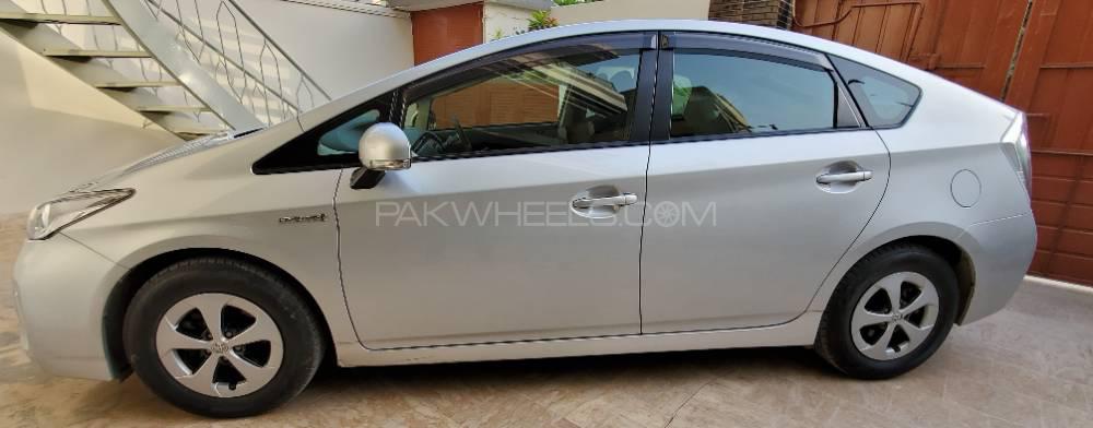 Toyota Prius 2014 for Sale in Karachi Toyota Prius 2014 for Sale in Karachi Image-3