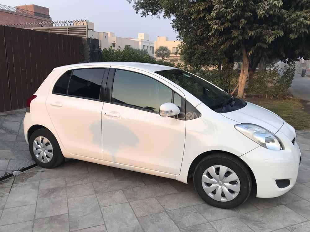 Toyota Vitz 2007 for Sale in Chakwal Image-1