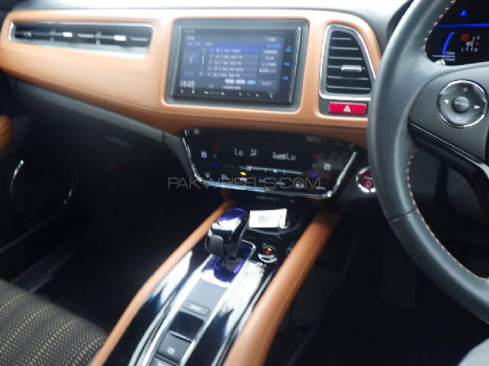 Honda Vezel 2014 for Sale in Karachi Honda Vezel 2014 for Sale in Karachi Image-18