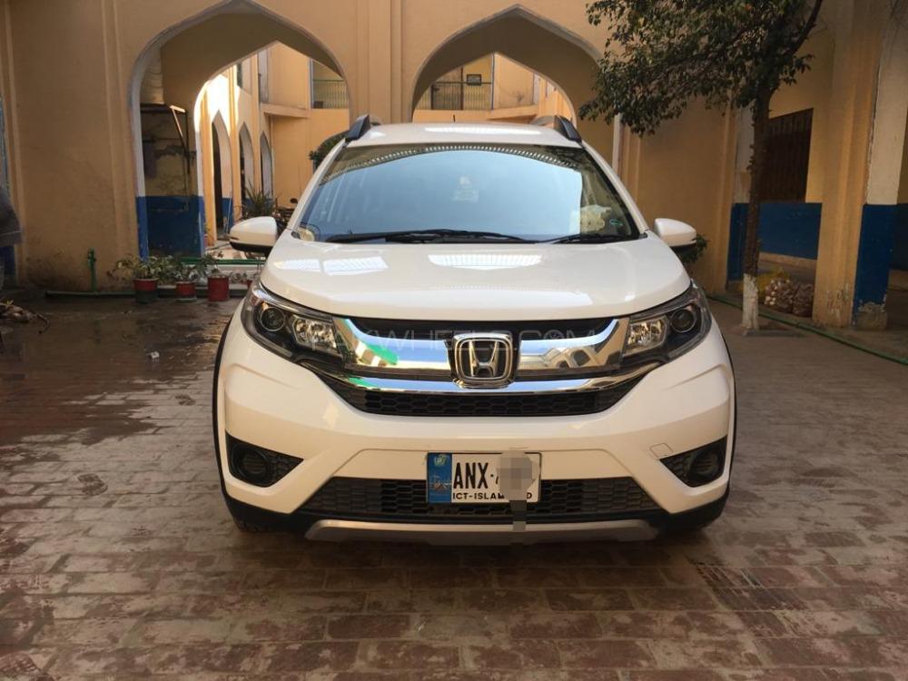 Honda BR-V 2019 for Sale in Fateh Jang Image-1