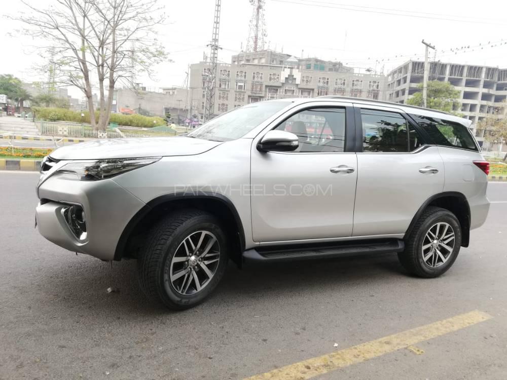 Toyota Fortuner 2017 for Sale in Lahore Image-1