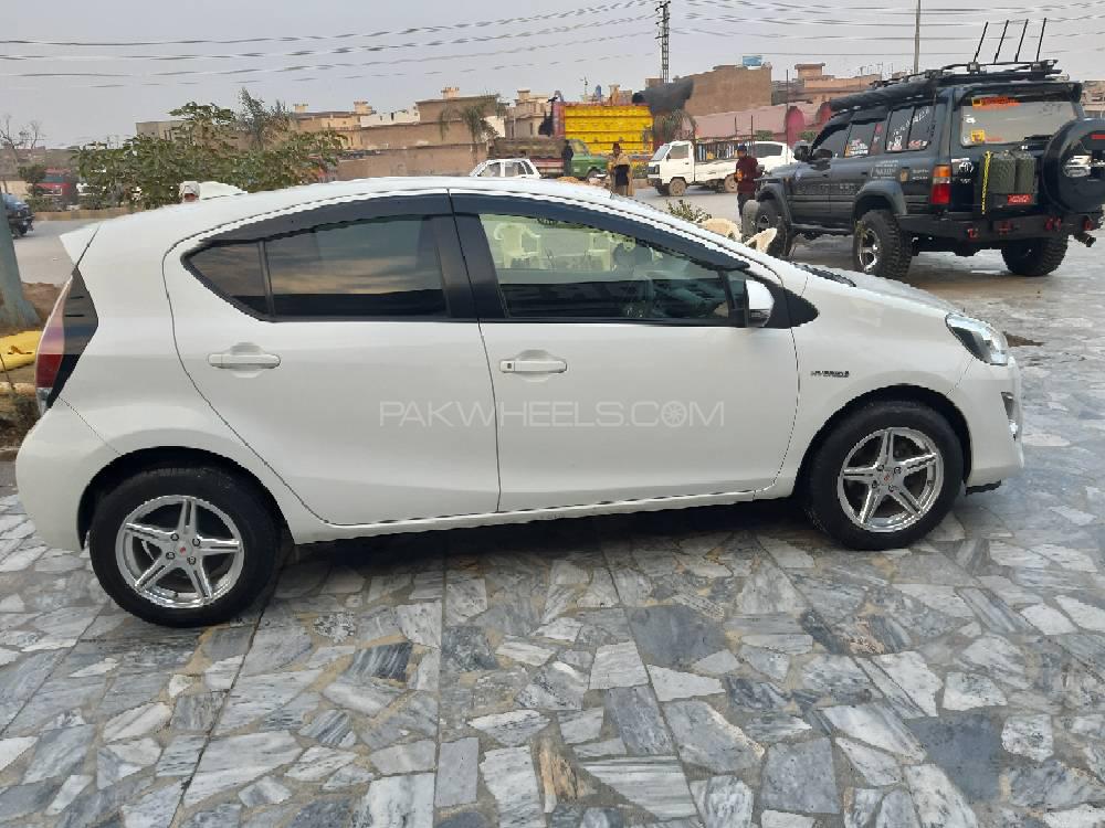Toyota Aqua 2015 for Sale in Peshawar Toyota Aqua 2015 for Sale in Peshawar Image-9