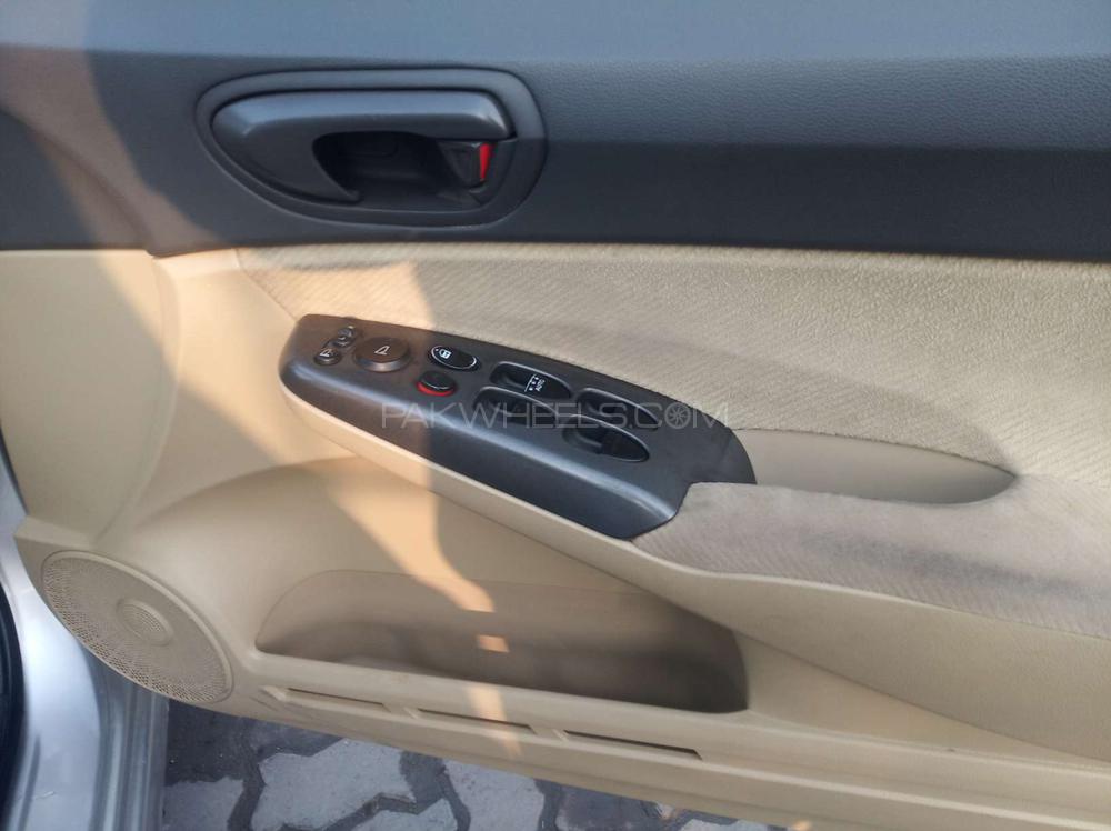 Honda Civic 2010 for Sale in Gujranwala Honda Civic 2010 for Sale in Gujranwala Image-9