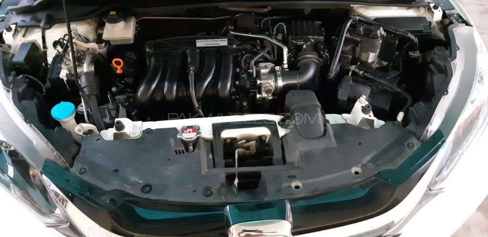 Honda Vezel 2015 for Sale in Multan Honda Vezel 2015 for Sale in Multan Image-2