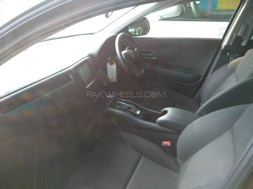 Honda Vezel 2014 for Sale in Bahawalpur Honda Vezel 2014 for Sale in Bahawalpur Image-8
