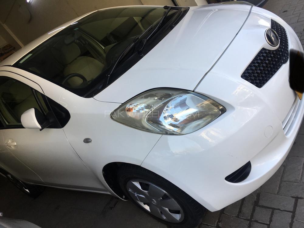 Toyota Vitz 2007 for Sale in Karachi Image-1