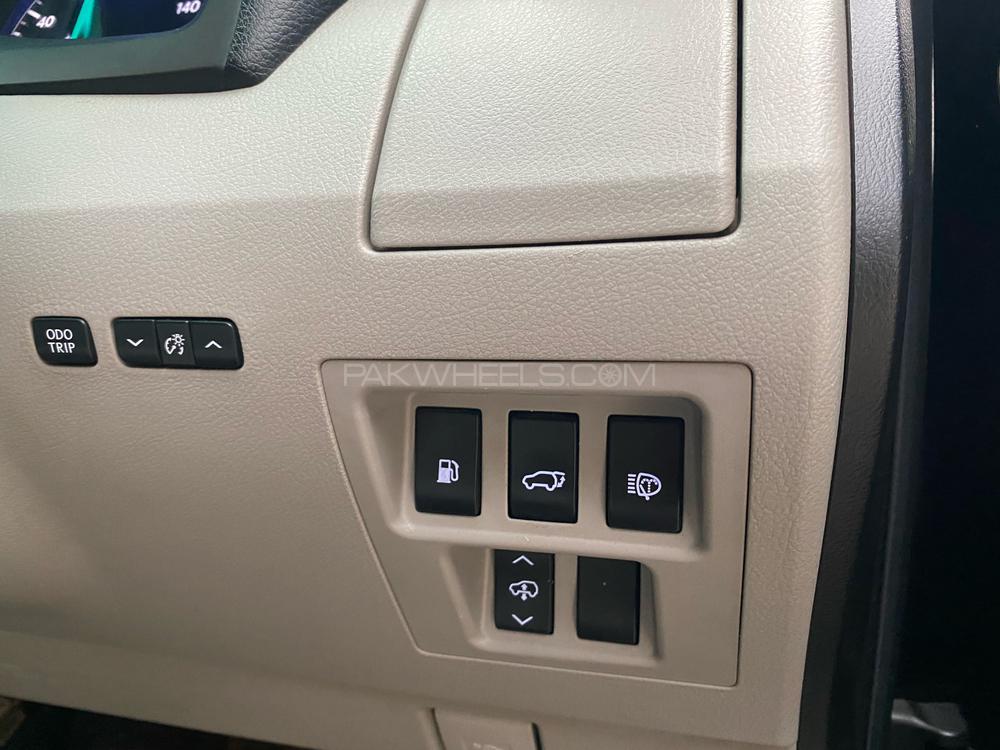 Lexus RX Series 2011 for Sale in Karachi Lexus RX Series 2011 for Sale in Karachi Image-9