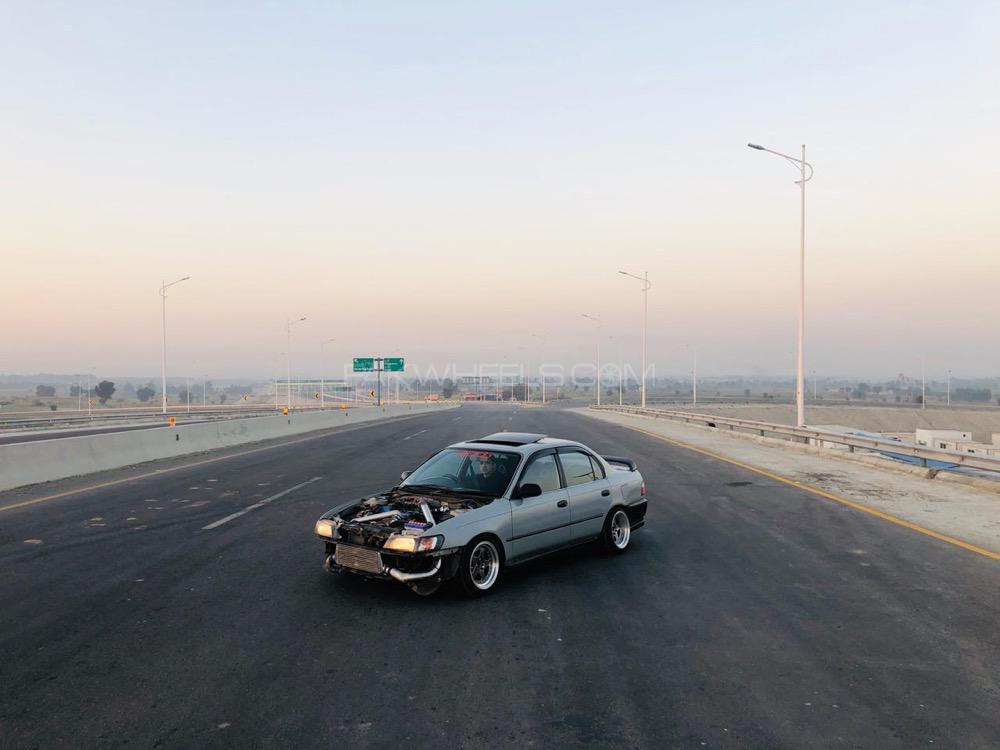 Toyota Corolla - 1998  Toyota Corolla - 1998  Image-3