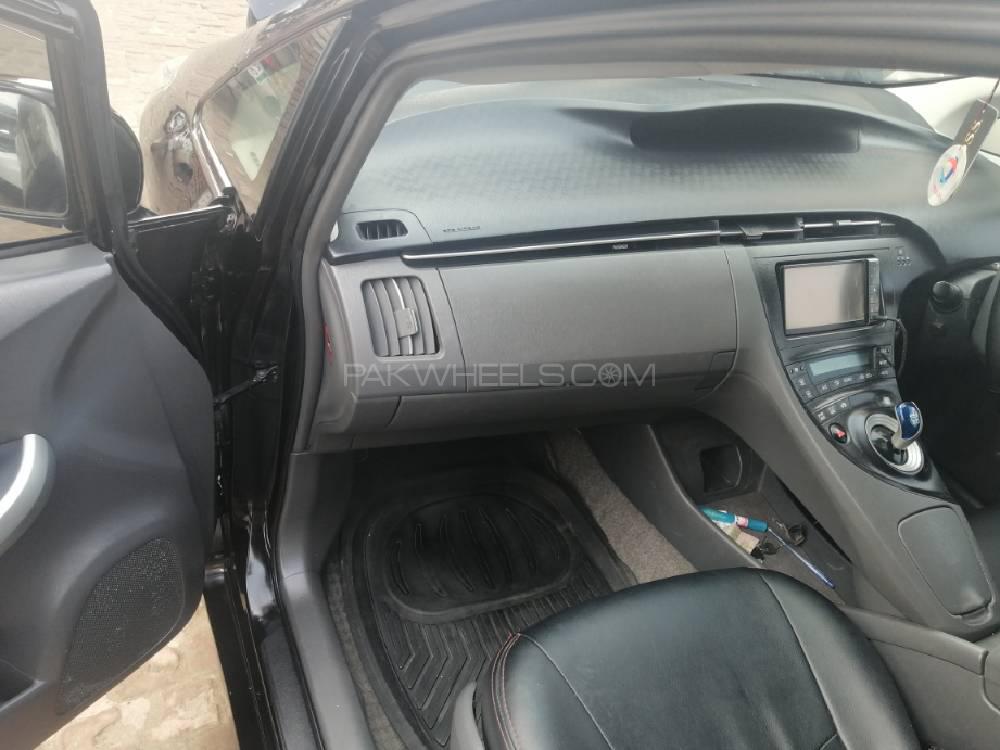 Toyota Prius 2010 for Sale in Lahore Toyota Prius 2010 for Sale in Lahore Image-6