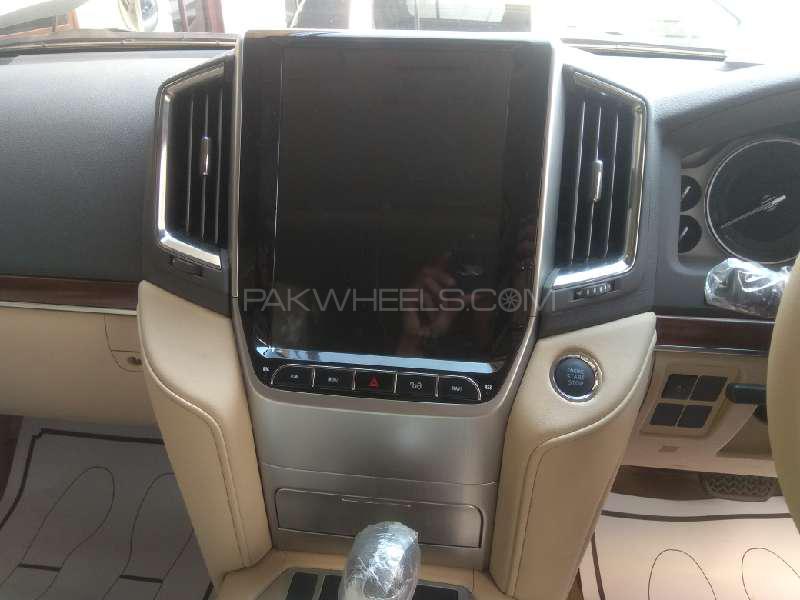 Toyota Land Cruiser 2017 for Sale in Karachi Toyota Land Cruiser 2017 for Sale in Karachi Image-9
