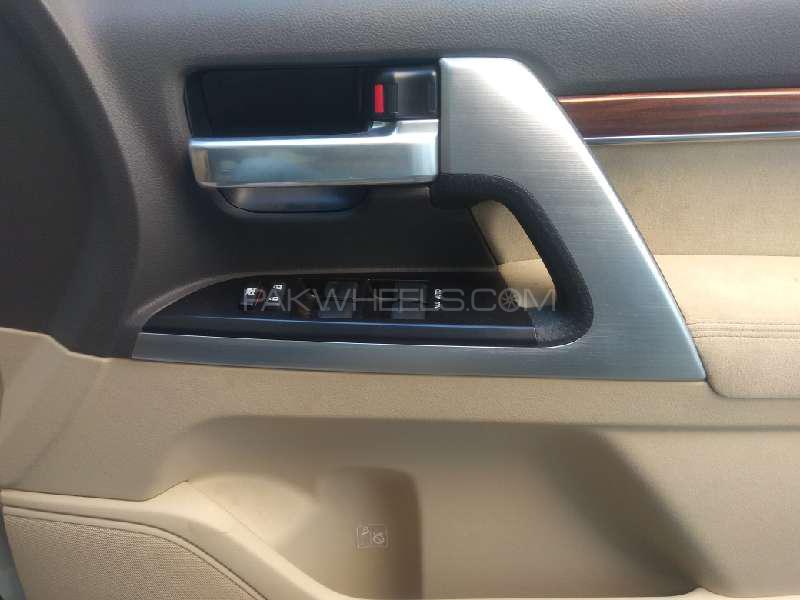 Toyota Land Cruiser 2017 for Sale in Karachi Toyota Land Cruiser 2017 for Sale in Karachi Image-13