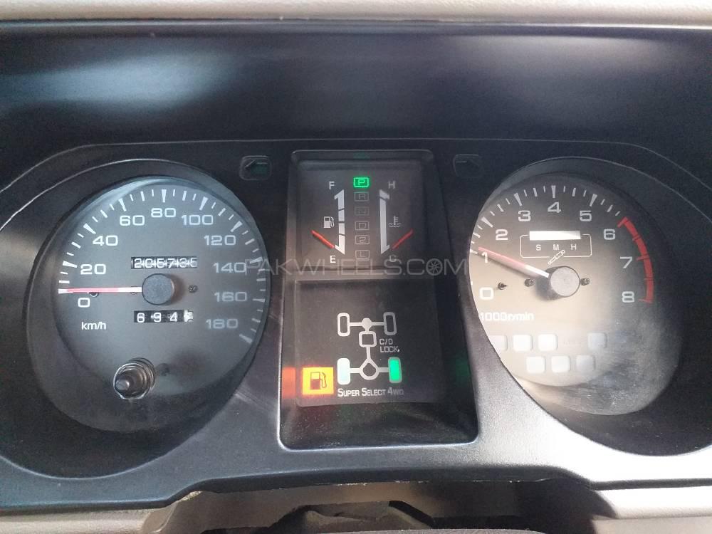 مٹسوبیشی پجیرو 1996 for Sale in اسلام آباد مٹسوبیشی پجیرو 1996 for Sale in اسلام آباد Image-13
