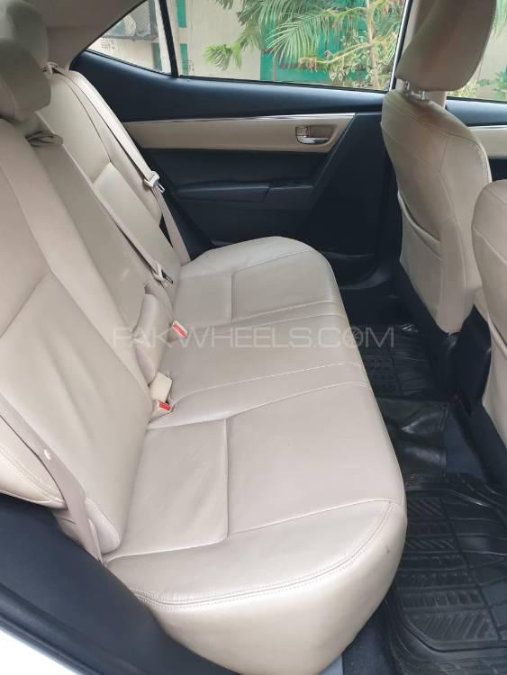 Toyota Corolla 2015 for Sale in Lahore Toyota Corolla 2015 for Sale in Lahore Image-10