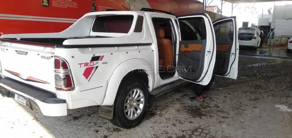 Toyota Hilux 2011 for Sale in Sargodha Image-1