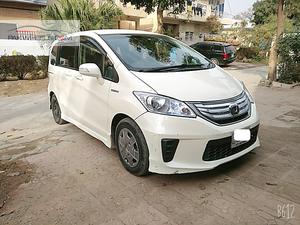 Slide_honda-freed-hybrid-modulo-x-honda-sensing-2011-35527820