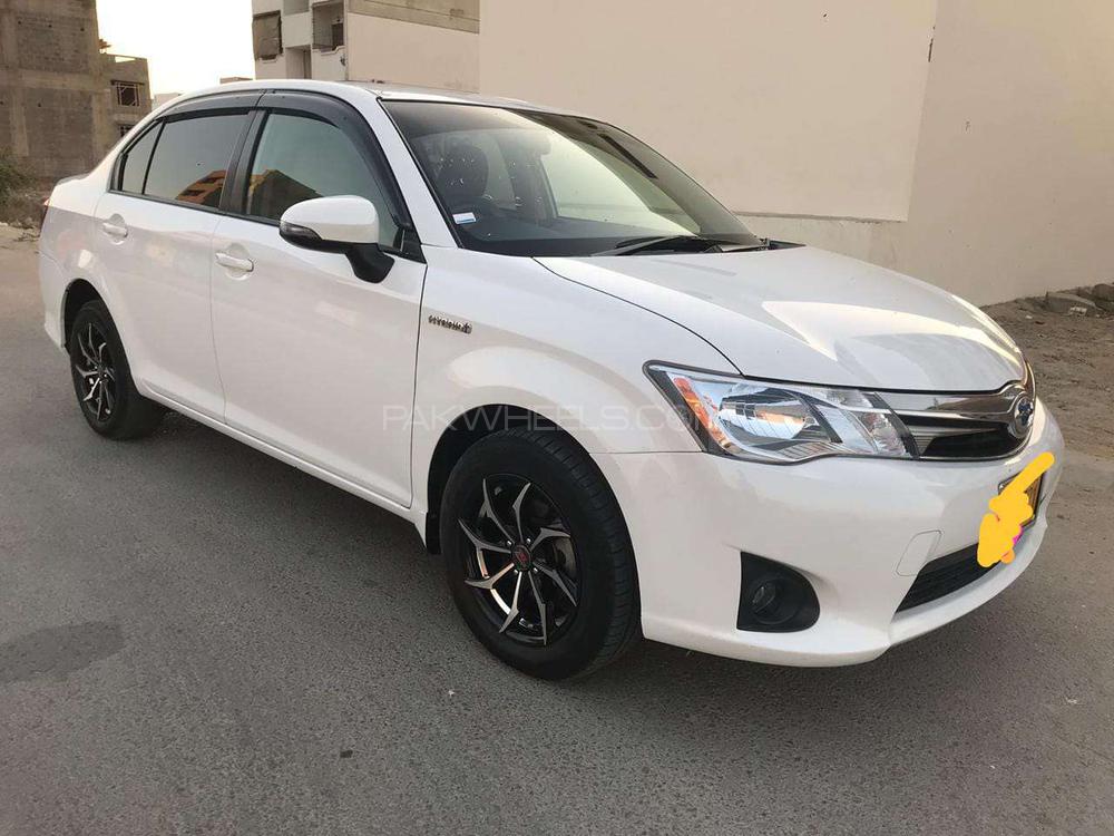 Toyota Corolla Axio 2015 for Sale in Karachi Toyota Corolla Axio 2015 for Sale in Karachi Image-2