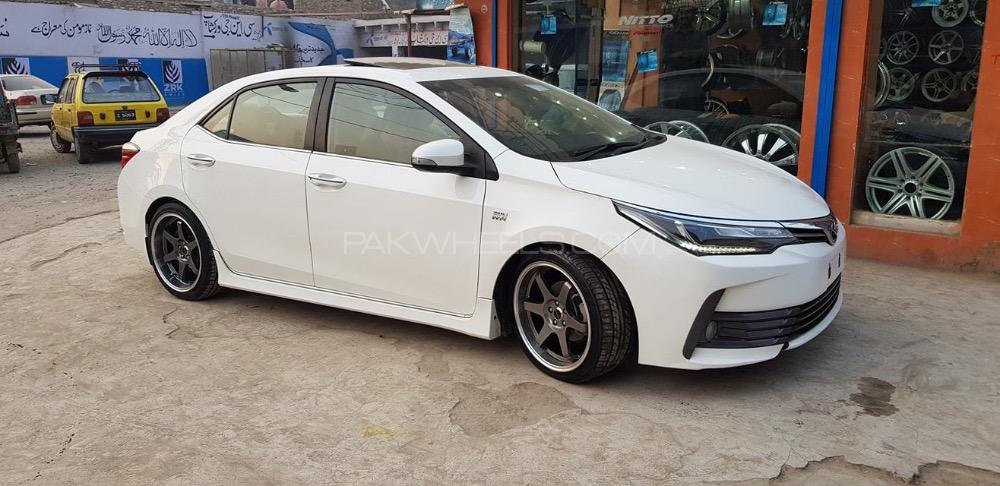 Toyota Corolla - 2018  Toyota Corolla - 2018  Image-2