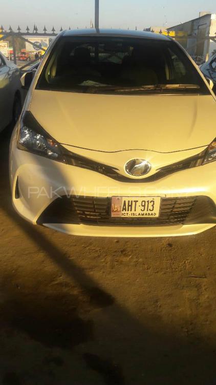 Toyota Vitz 2014 for Sale in Nowshera Image-1