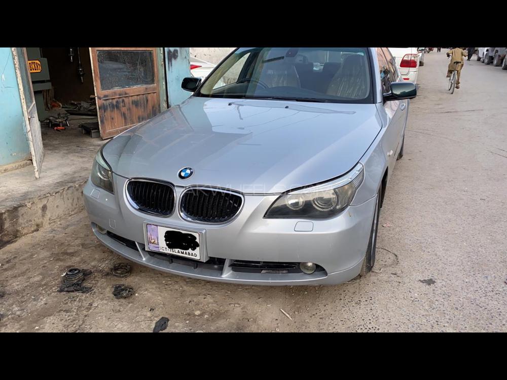 BMW 5 Series 2004 for Sale in Multan Image-1
