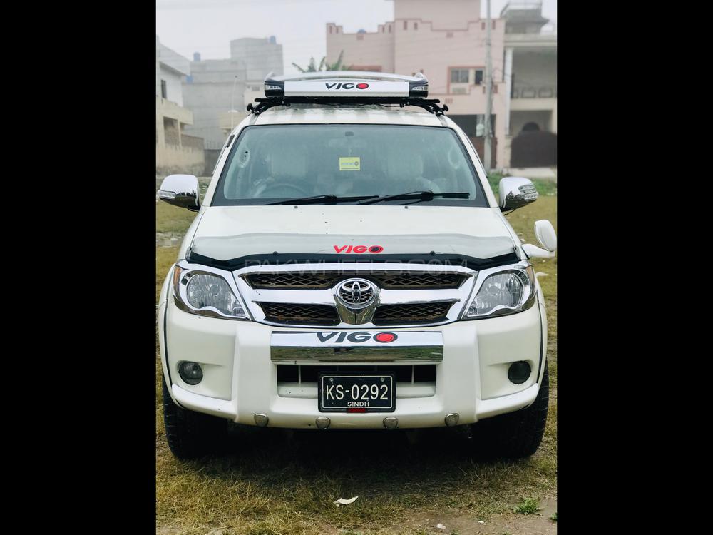 Toyota Hilux 2011 for Sale in Samanabad Image-1