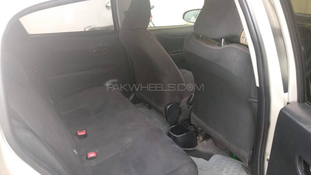 Toyota Vitz - 2012  Toyota Vitz - 2012  Image-9