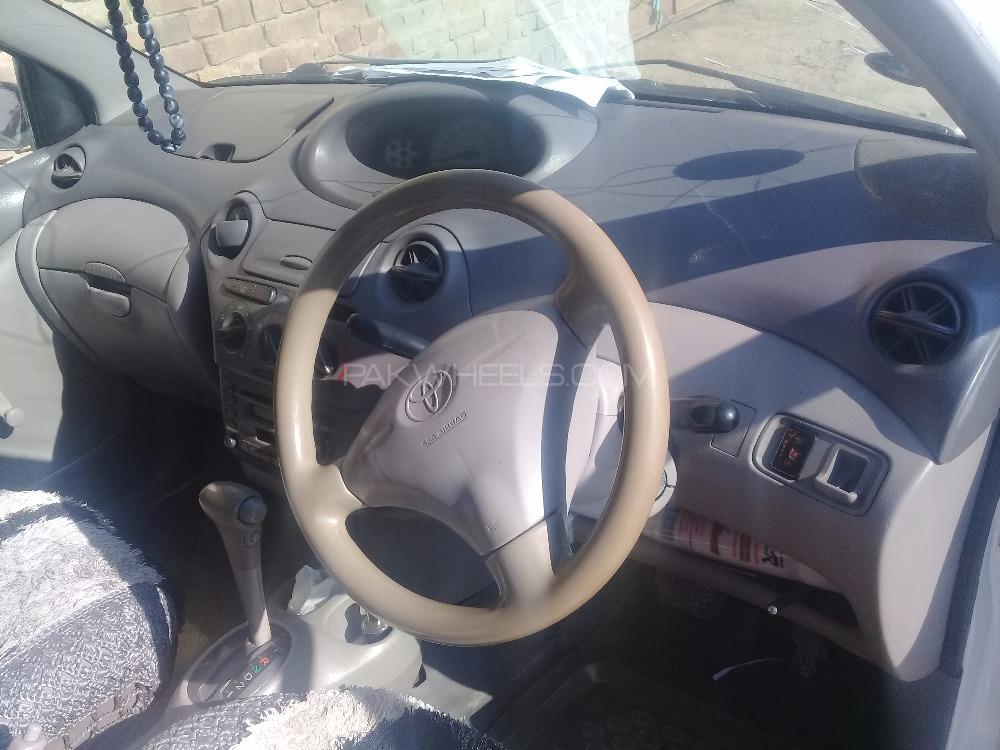 Toyota Platz 2006 for Sale in Kohat Image-1
