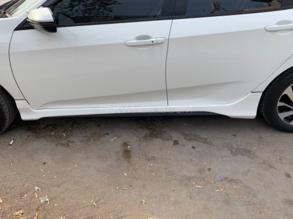 Honda Civic - 2018  Honda Civic - 2018  Image-3