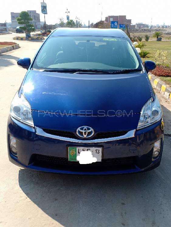 Toyota Prius Alpha 2010 for Sale in Sargodha Image-1