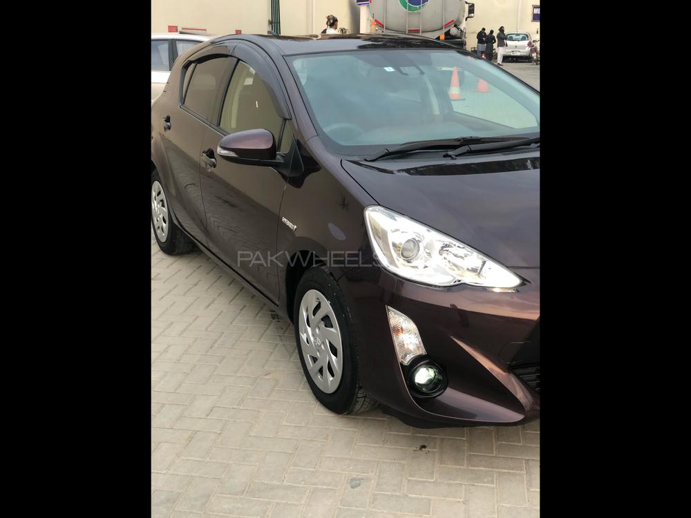 Toyota Aqua 2017 for Sale in Peshawar Toyota Aqua 2017 for Sale in Peshawar Image-2