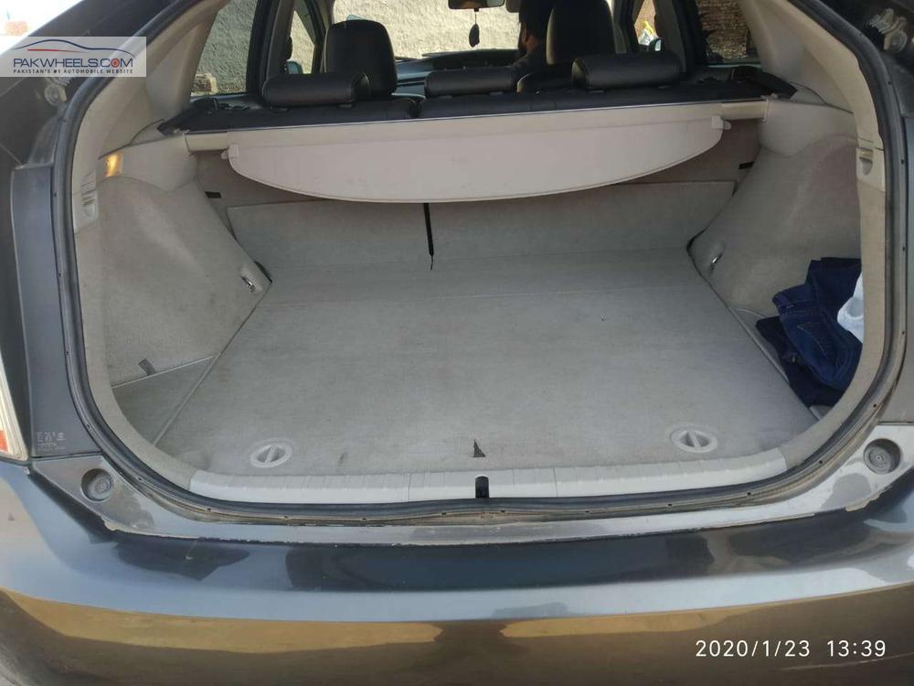 Toyota Prius 2011 for Sale in Lahore Toyota Prius 2011 for Sale in Lahore Image-18