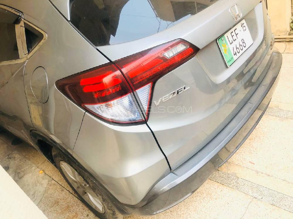 Honda Vezel 2014 for Sale in Lahore Honda Vezel 2014 for Sale in Lahore Image-5